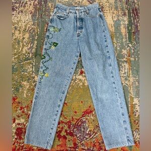👖Banana Republic Blue Jeans with Green Leaves Embroidery.